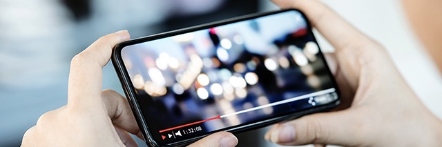 Jaki smartfon do oglądania filmów i seriali?